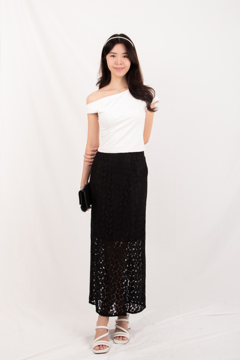 RESTOCK4: Finlay Side Twist Top in White