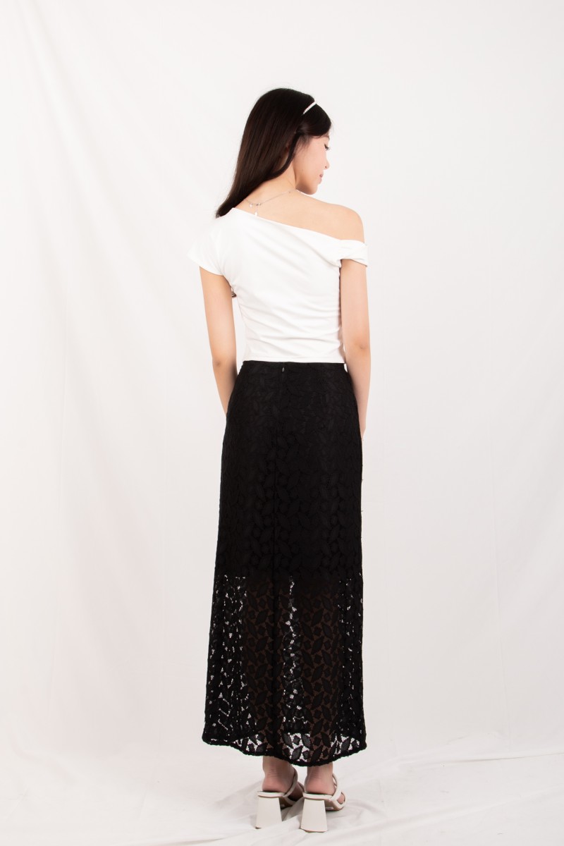 RESTOCK4: Finlay Side Twist Top in White