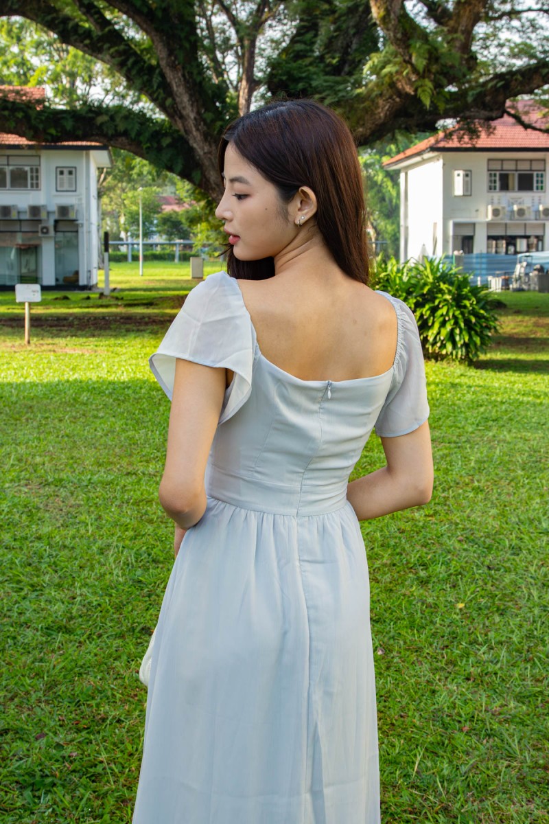 Sorelle Sweetheart Puff-Sleeve Maxi Dress in Pale Grey-Blue