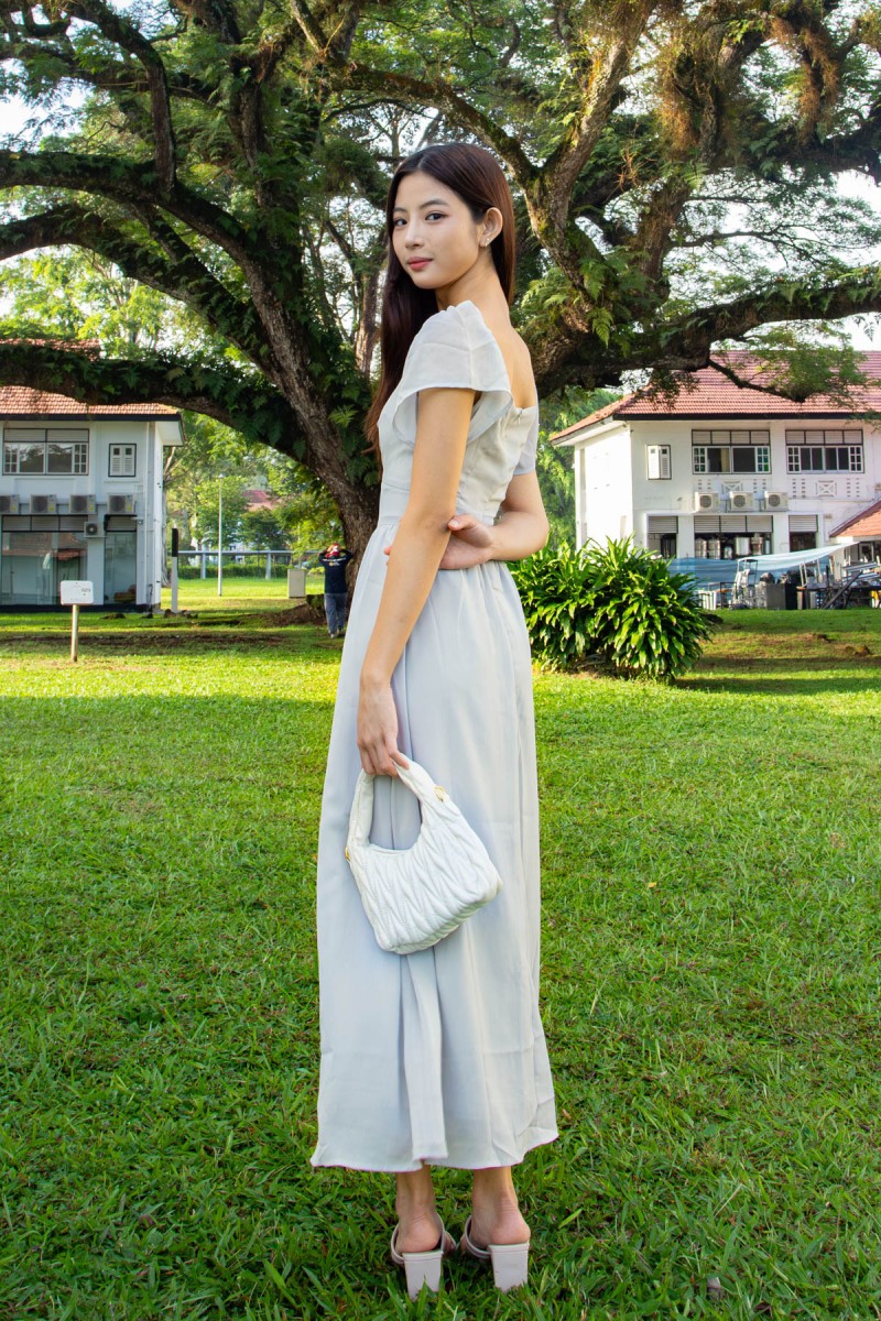 Sorelle Sweetheart Puff-Sleeve Maxi Dress in Pale Grey-Blue