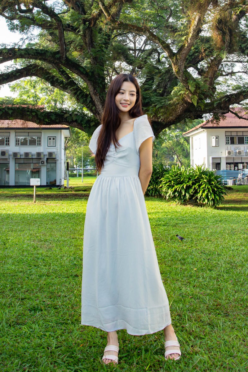 Sorelle Sweetheart Puff-Sleeve Maxi Dress in Pale Grey-Blue