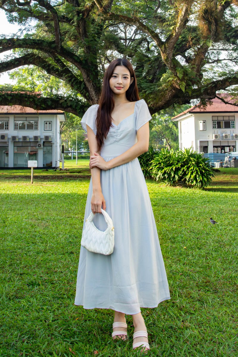 Sorelle Sweetheart Puff-Sleeve Maxi Dress in Pale Grey-Blue