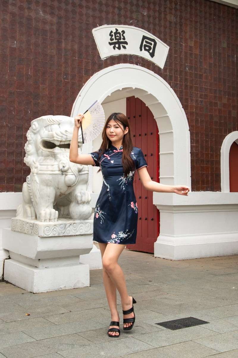 Sheng Floral Cheongsam Dress in Navy