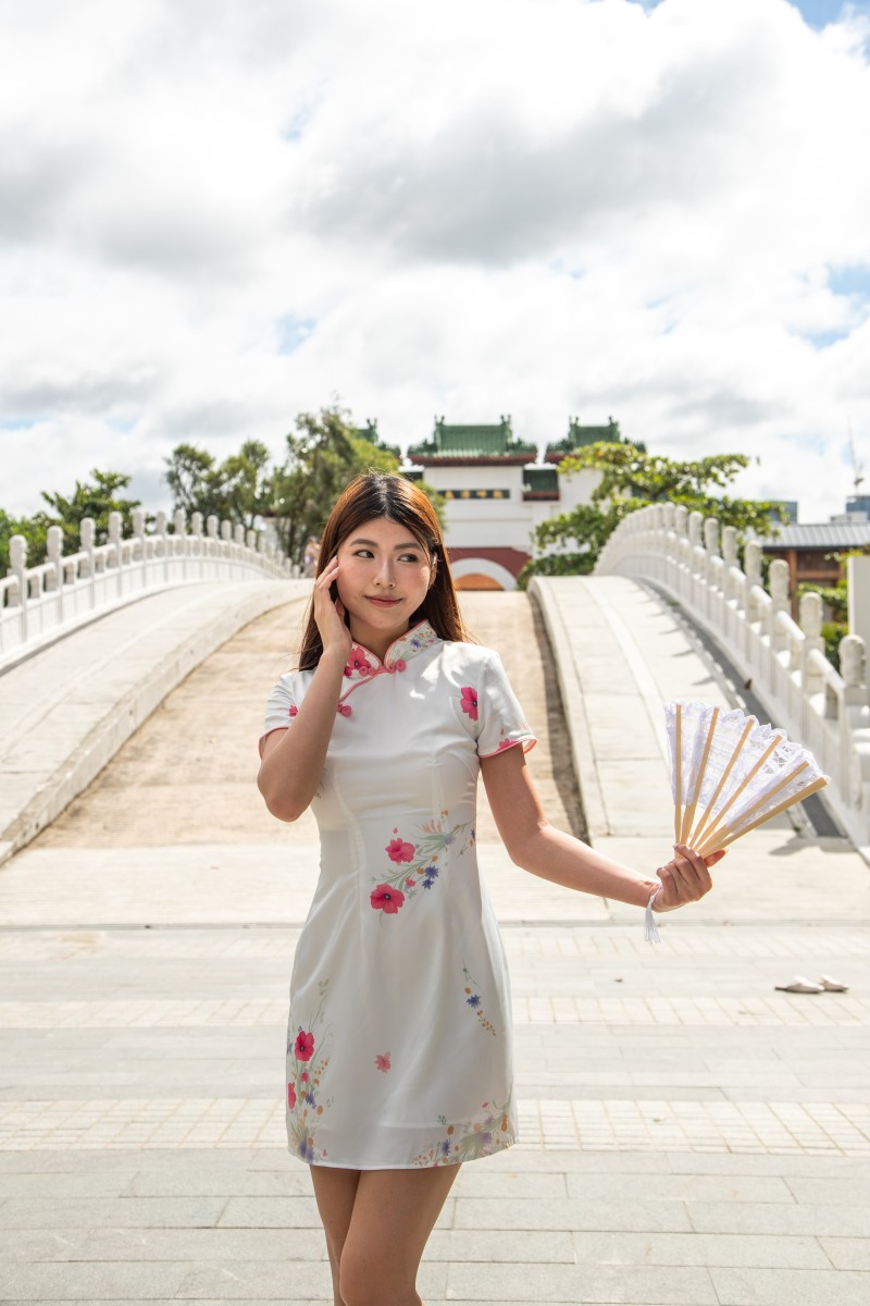 Sheng Floral Cheongsam Dress in White
