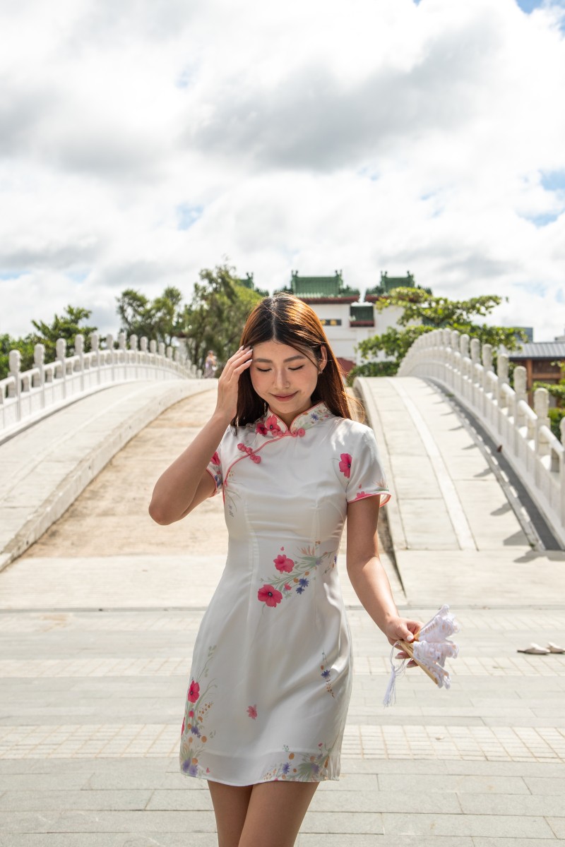 Sheng Floral Cheongsam Dress in White