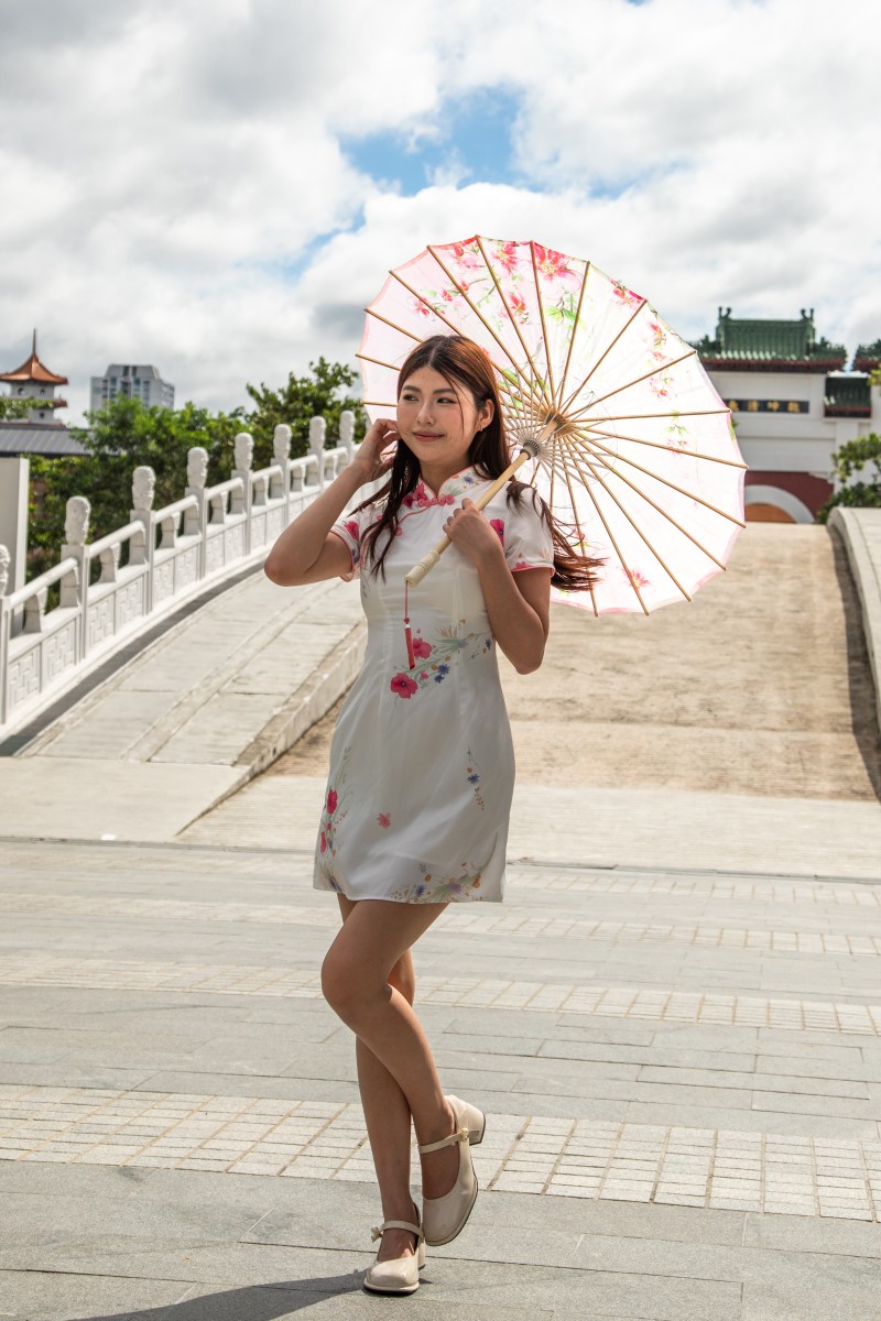 Sheng Floral Cheongsam Dress in White
