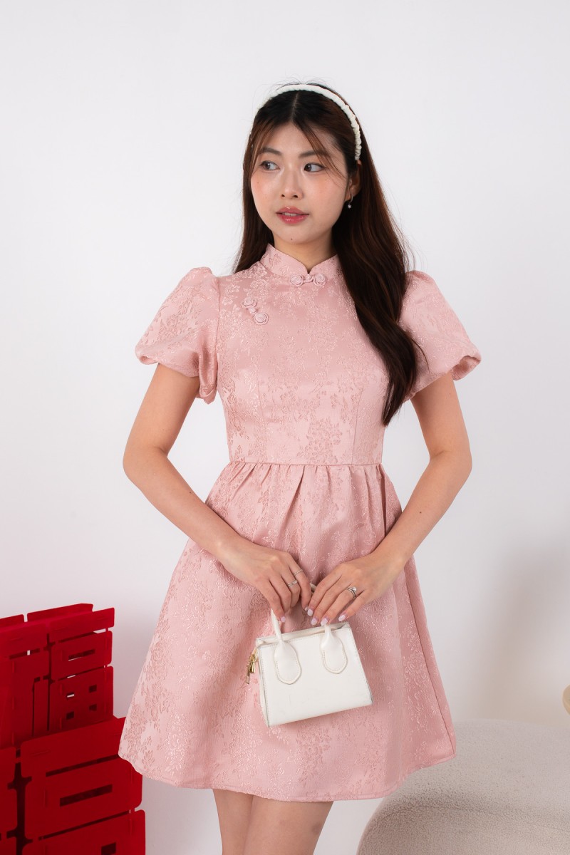 Lineage Puff-Sleeved Cheongsam Dress in Pink