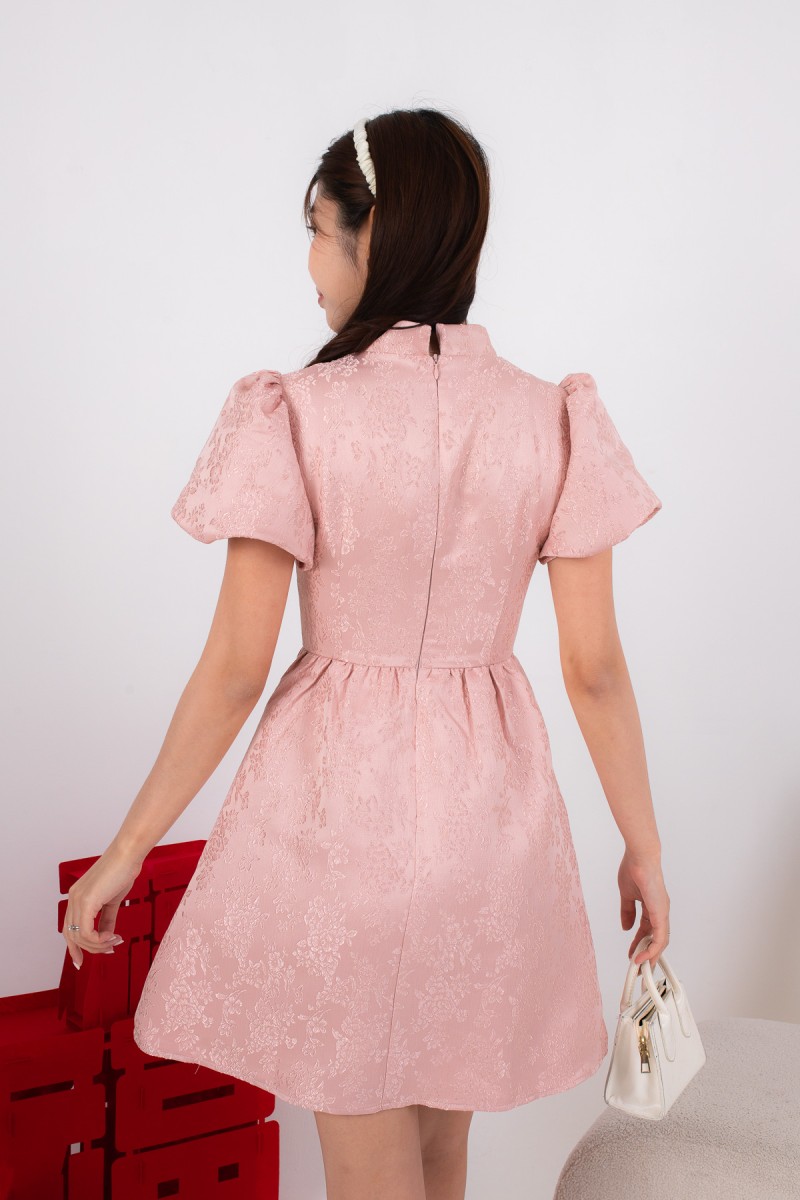 Lineage Puff-Sleeved Cheongsam Dress in Pink