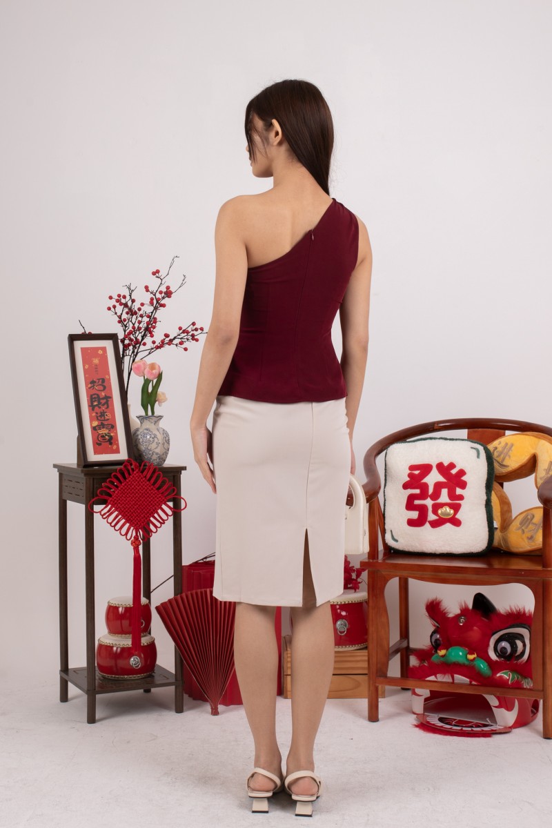 RESTOCK1: Lavinia Ruched Padded Top in Wine