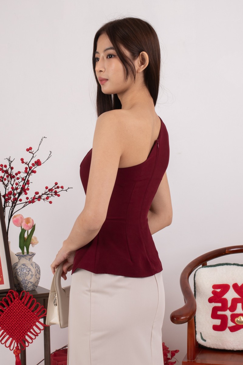 RESTOCK1: Lavinia Ruched Padded Top in Wine
