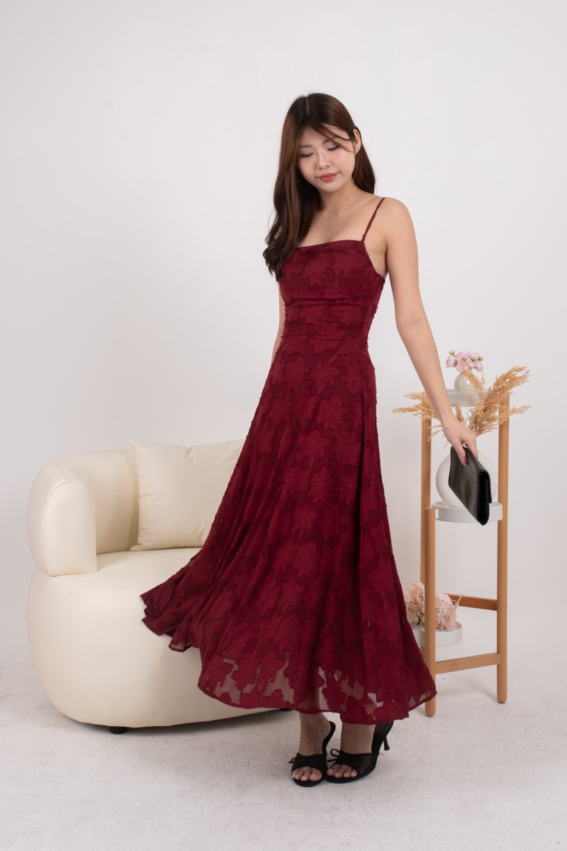 Lily Textured Floral Dress in Wine