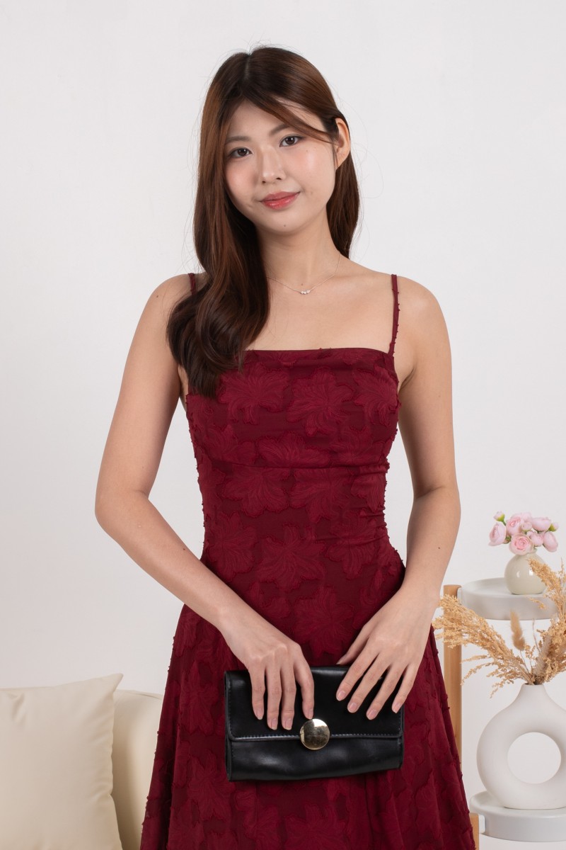 Lily Textured Floral Dress in Wine