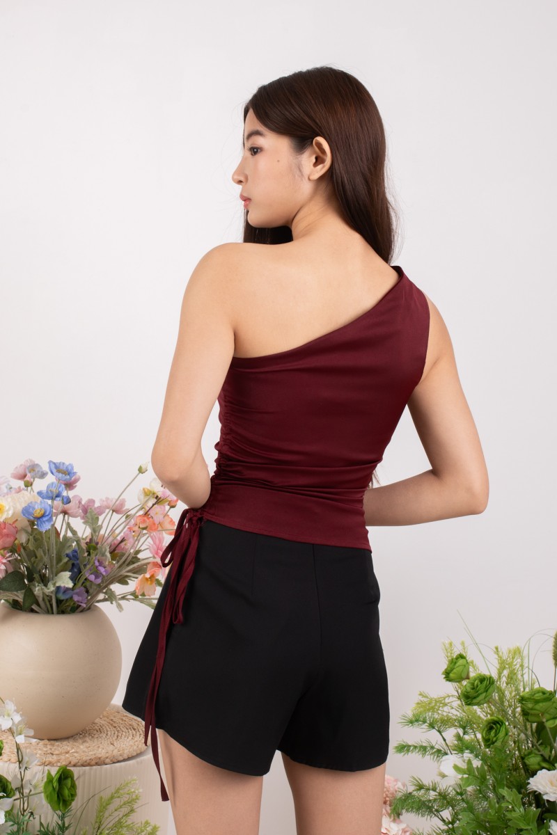 Evania Toga Side Ruched Top in Wine