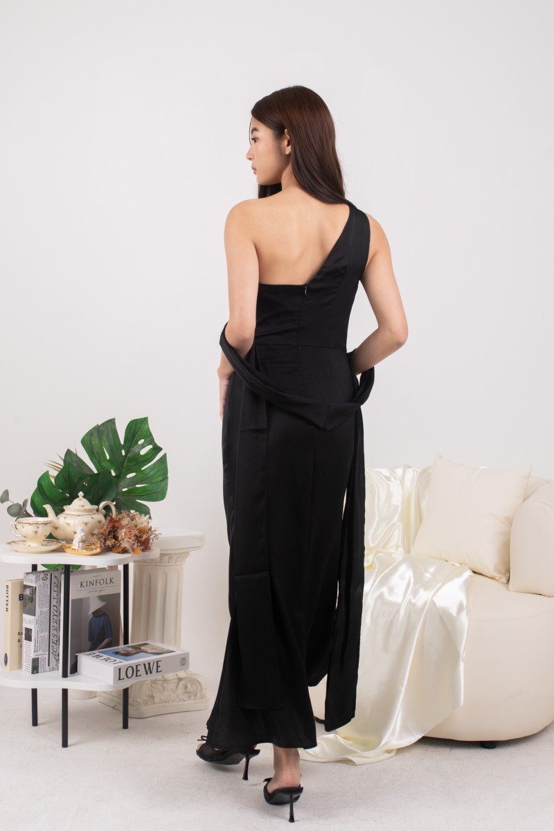 Rosavelle Drape Gown in Black