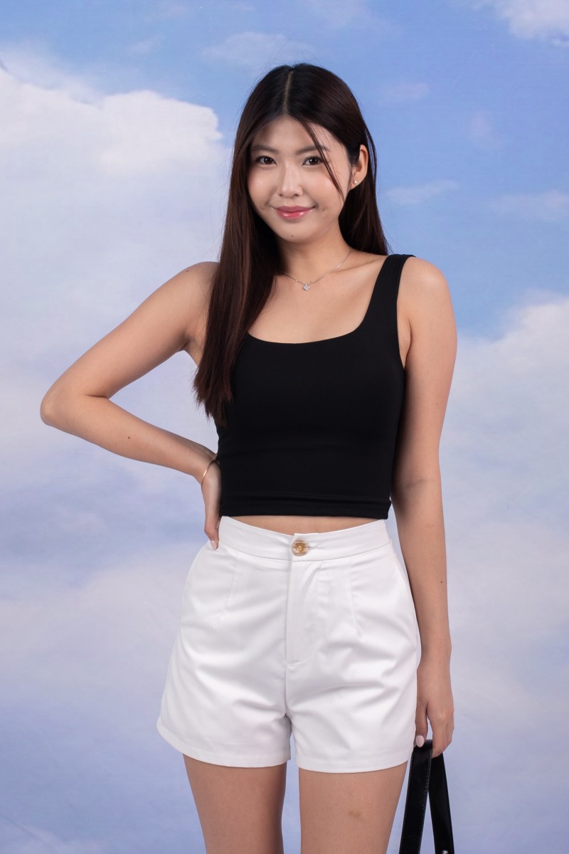 Zemi Essential Shorts in White