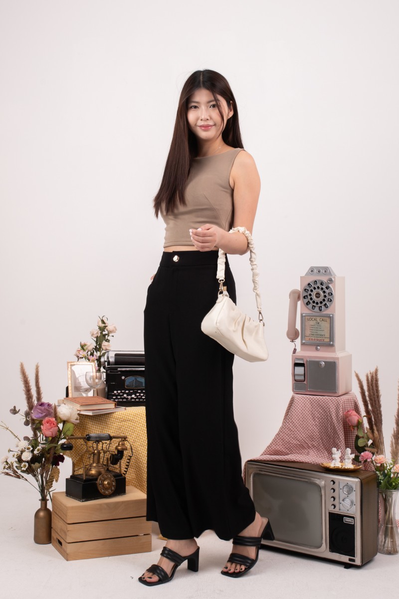 Kyer Button Tailored Pants in Black