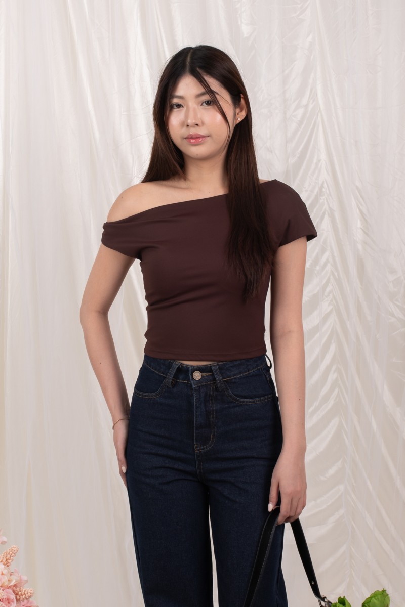 Nysa Straight Leg Denim Jeans in Dark-Wash