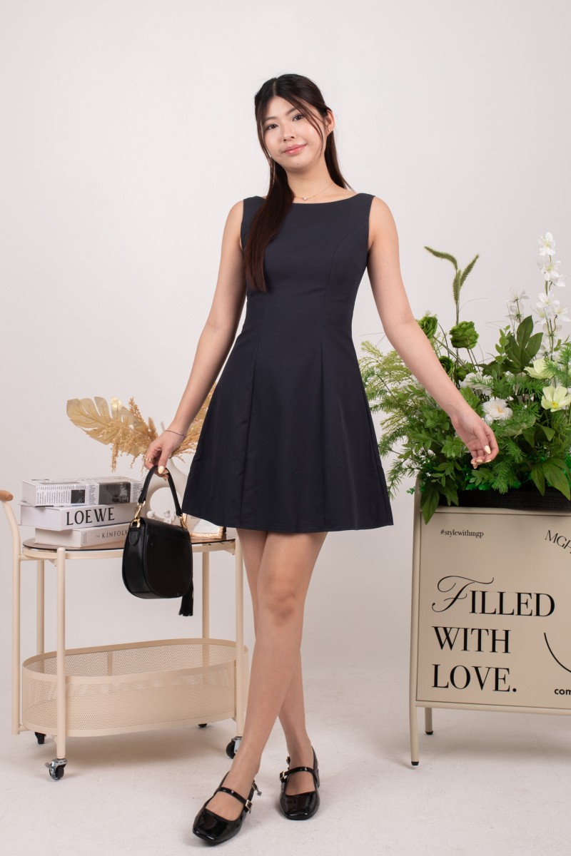 Norelle Boat Neck Dress in Navy