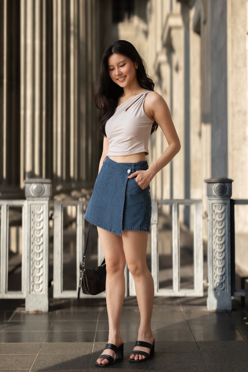 Glow Up Denim Skorts in Dark-Wash