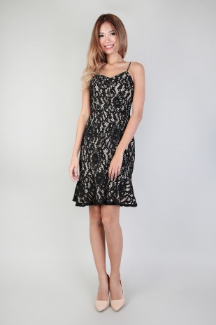 Aspen Flounce Dress in Black