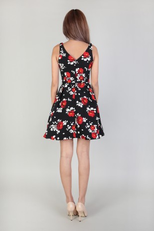 Eslee Floral Dress in Black
