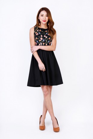 Rin Floral Embroidered Dress in Black