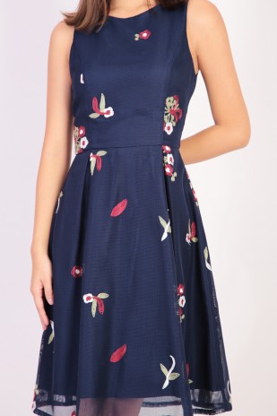Pristen Embroidery Dress in Navy