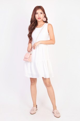 Jemie Tiered Dress in White