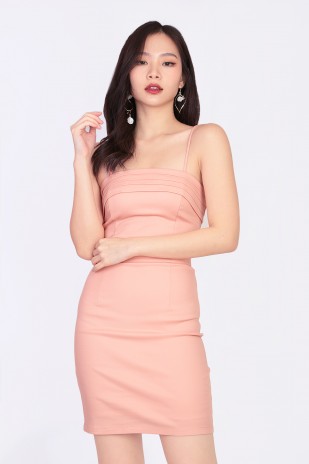 Peyton Dress in Peach Pink