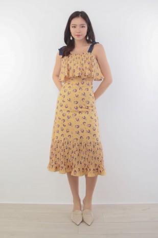 Meghan Pleated Midi Dress in Yellow