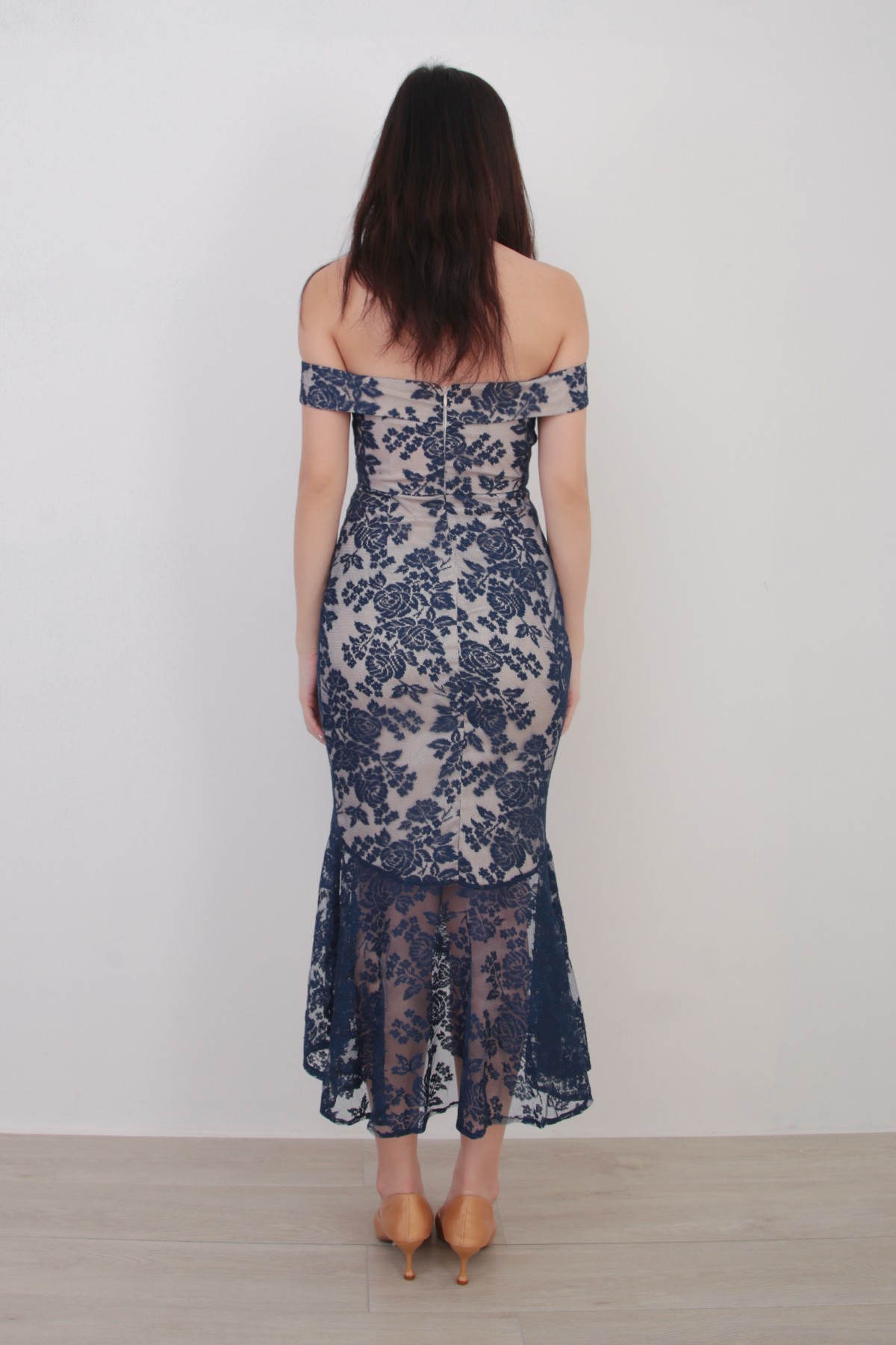 Kenna Lace Midi Dress in Navy