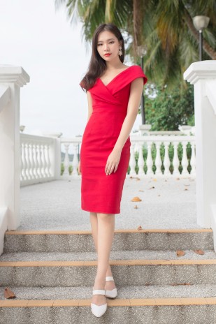 Romaine Midi Dress in Red