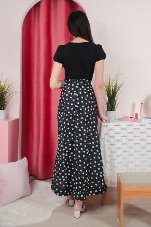 Kaethe Floral Skirt in Black