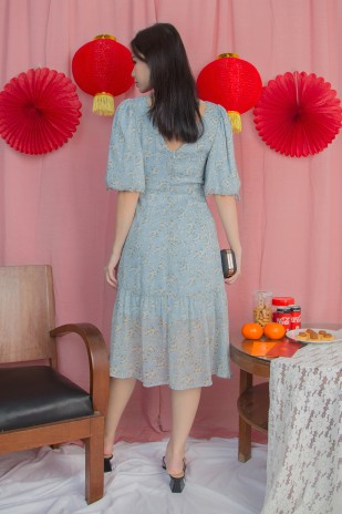 Lynce Floral Puff Dress in Blue