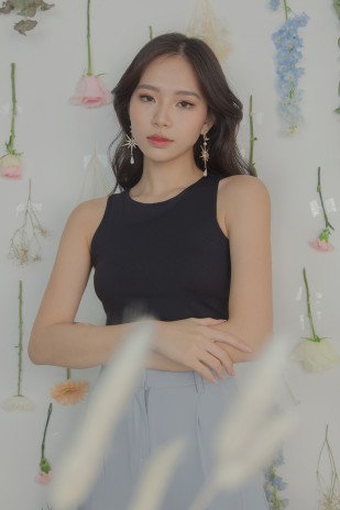 Codie Sleeveless Top in Black