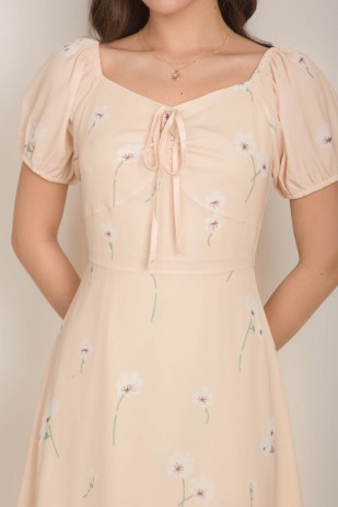 Hollis Floral Dress in Apricot