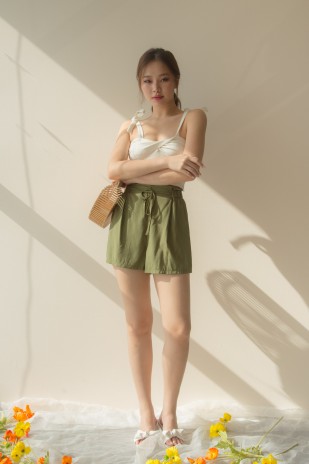 Caven Linen Shorts in Olive