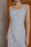Yenna Floral V-Neck Dress in Blue
