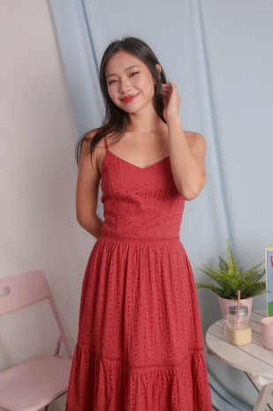 Sienis Broderie Tiered Dress in Red