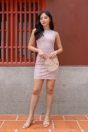 Xinne Lace Dress in Pink