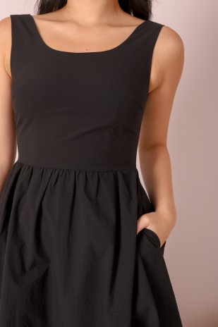 Analeigh Low Back Dress in Black