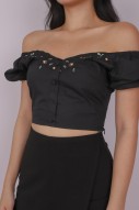 Romi Embroidered Scallop Top in Black