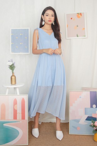 Earlene Dotted Maxi Dress in Blue (MY)