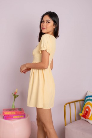 Moxie Scallop Trim Puff Dress in Yellow