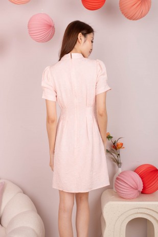 Rize Embossed Puff Cheongsam in Pink