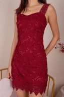Viva Sweetheart Lace Dress in Red