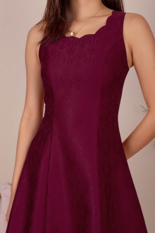 Justane Embossed Scallop Dress in Wine