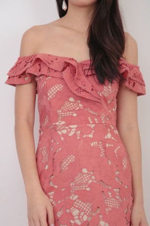 Roques Off Shoulder Crochet Dress in Rose (MY)