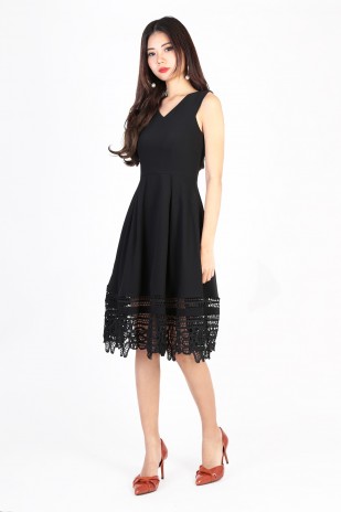 Velrae Crochet Midi Dress in Black (MY)