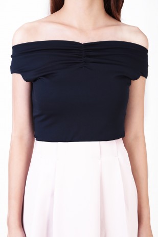 Kindred Ruched Top in Navy (MY)